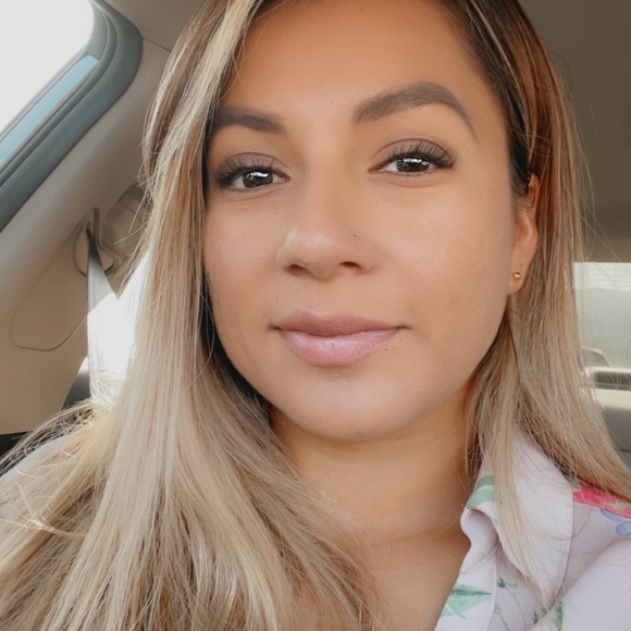 Meet your Posher, Iris - Picture 2 of 2